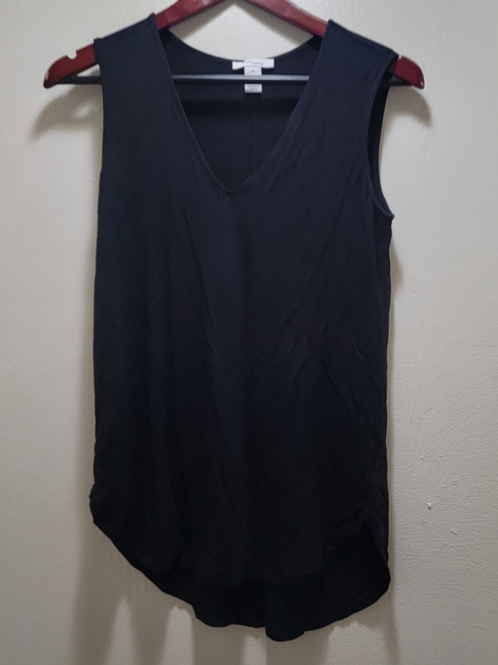 Daily Ritual Black V-Neck Sleeveless Tank Top